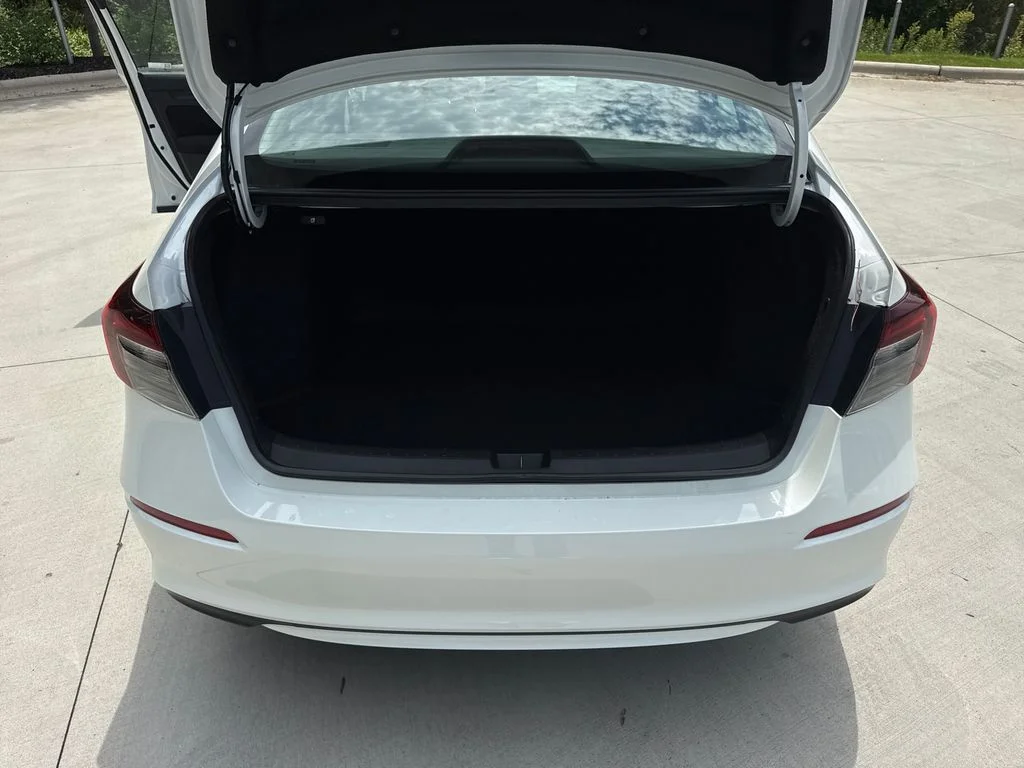 Used 2026 Solar Silver Metallic Honda LX image 33
