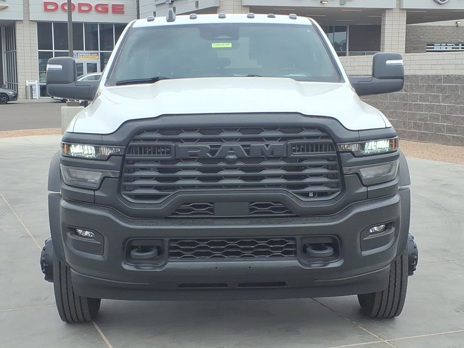 New 2026 Bright White Clear-Coat Exterior Paint RAM Tradesman image 2