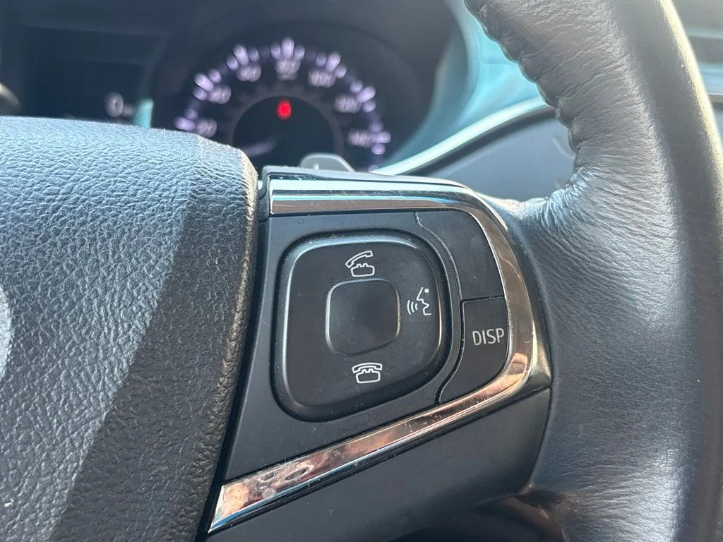 Used 2015 Gray Toyota XLE image 20