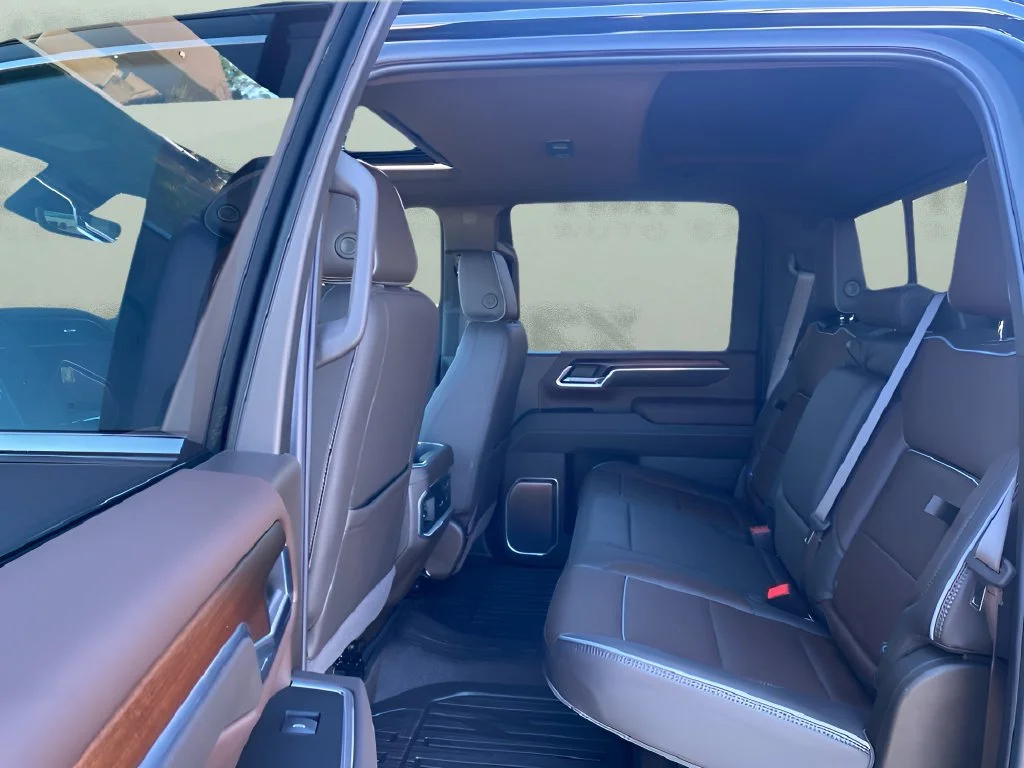 Used 2025 Onyx Black GMC Denali image 32