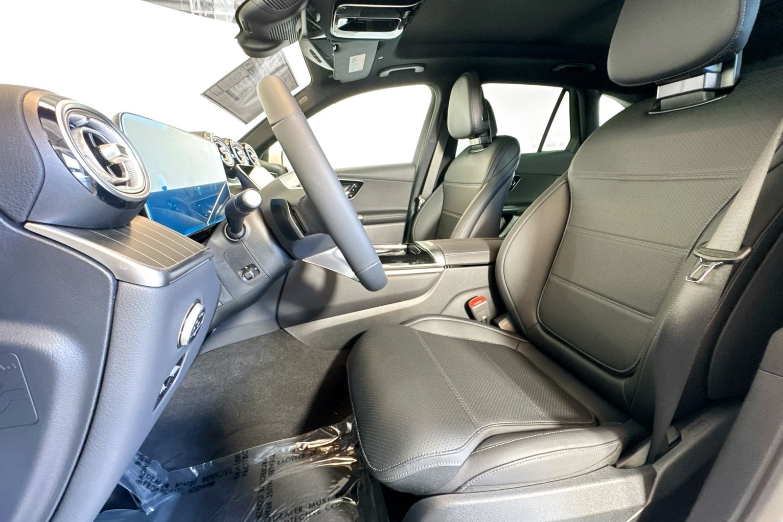 New 2026 Polar White Mercedes-Benz GLC 300 image 18