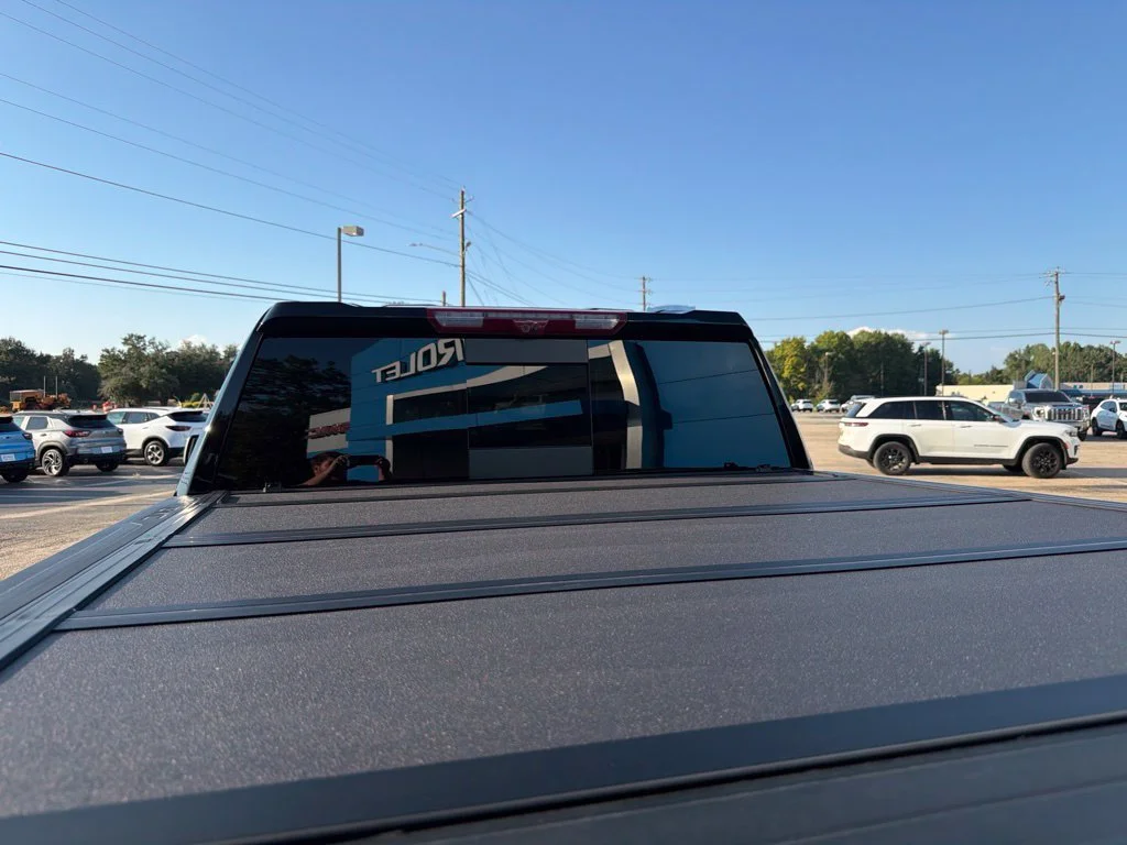 Used 2025 Onyx Black GMC Denali Ultimate image 10