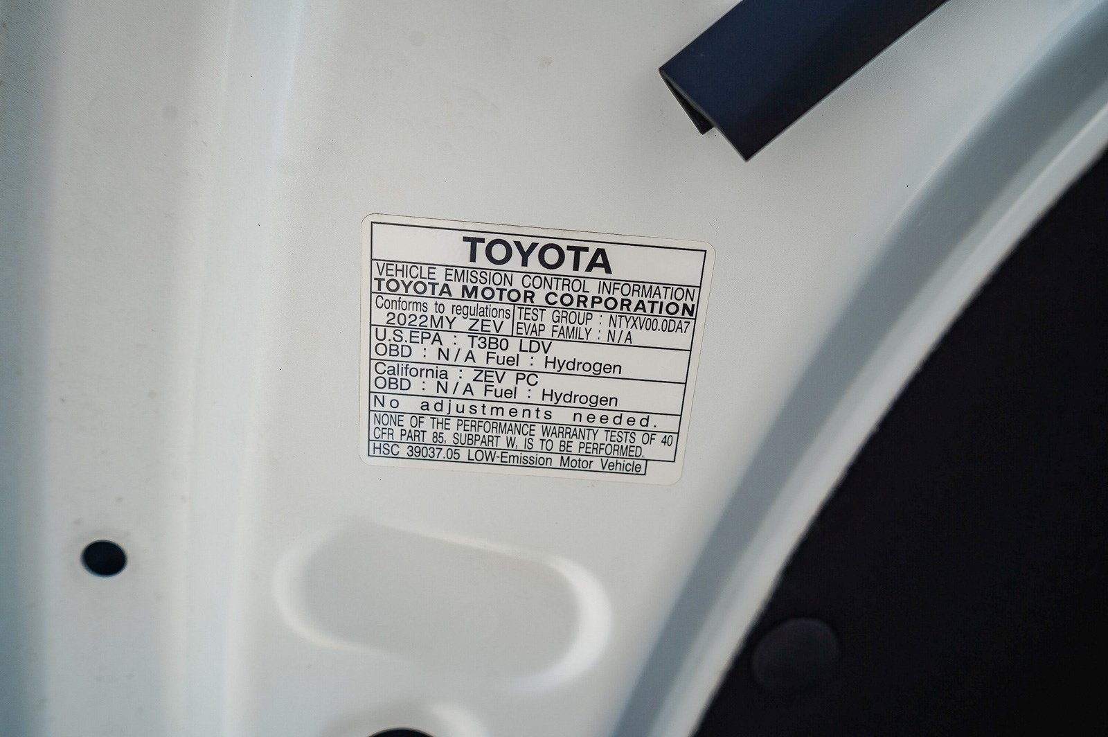 Certified Used 2022 Oxygen White Toyota XLE image 26