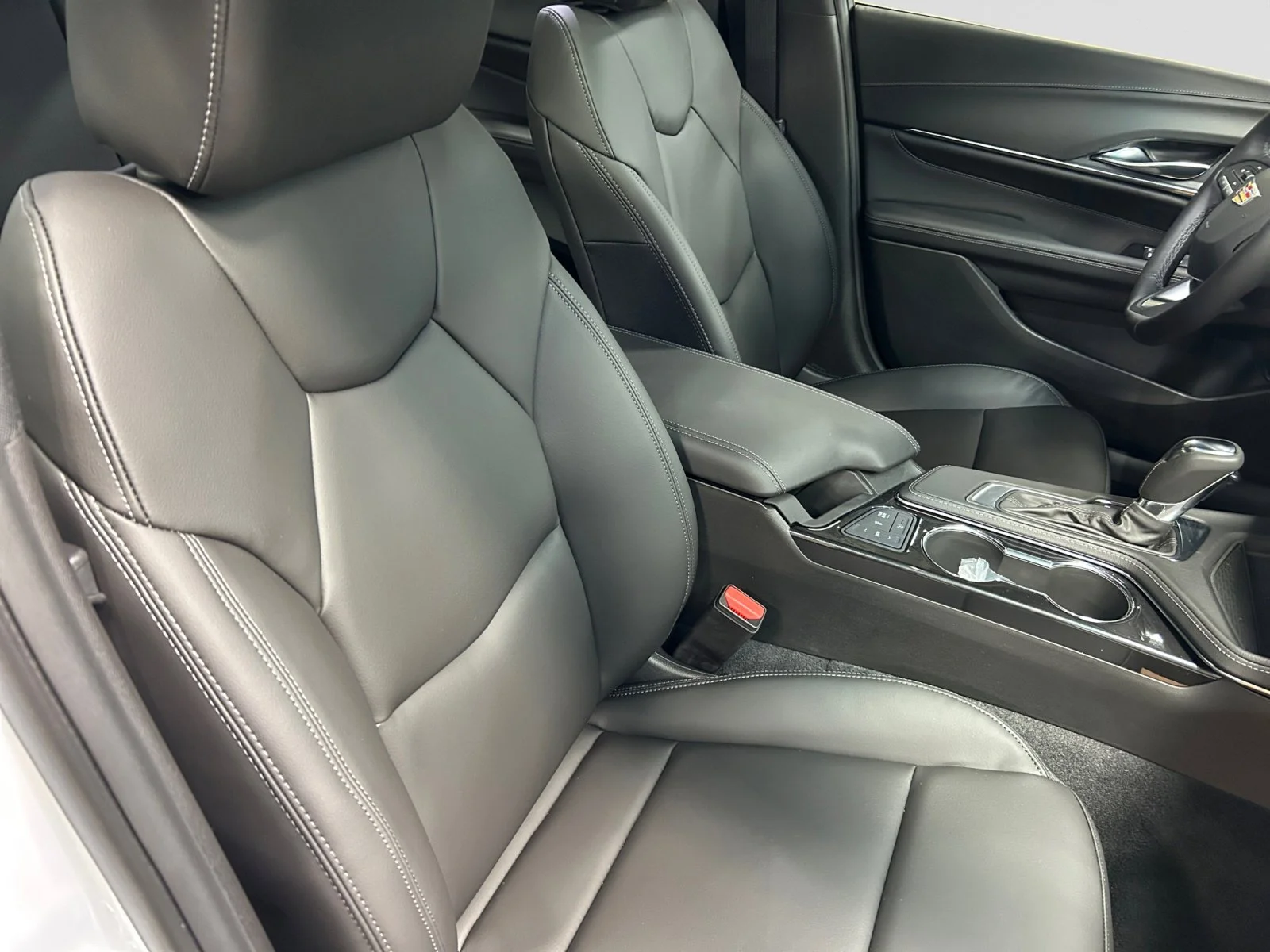 New 2026 Vibrant White Tricoat Cadillac Luxury image 11