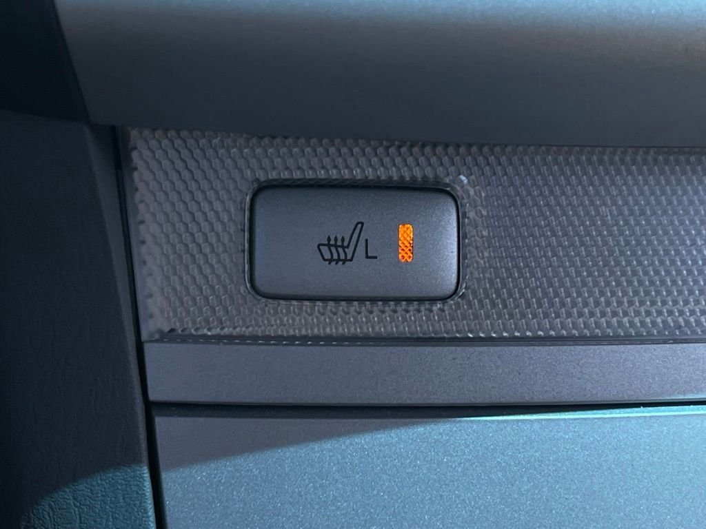 Used 2005 Black Toyota SLE image 12