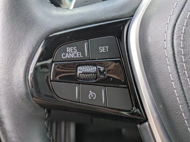 Used 2020 Blue Metallic BMW 530i xDrive image 22
