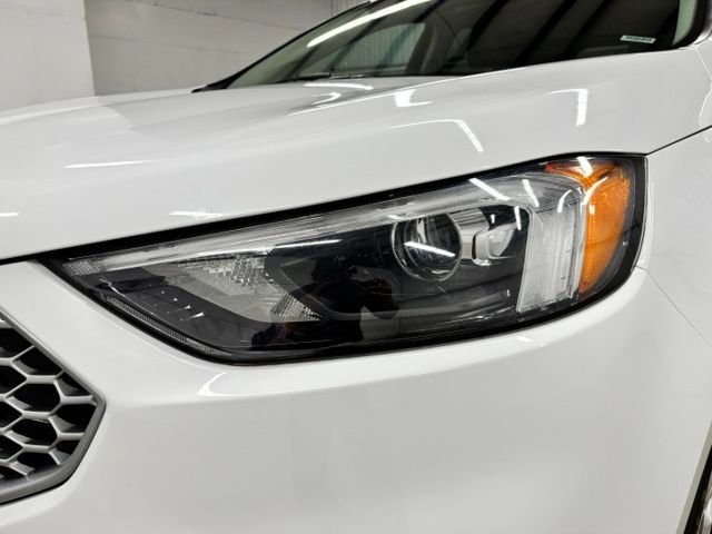 Used 2024 White Ford SEL image 9