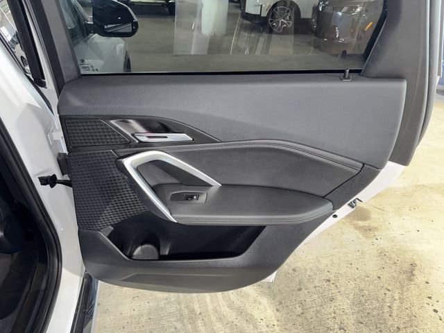 Used 2023 White Metallic BMW xDrive28i image 11
