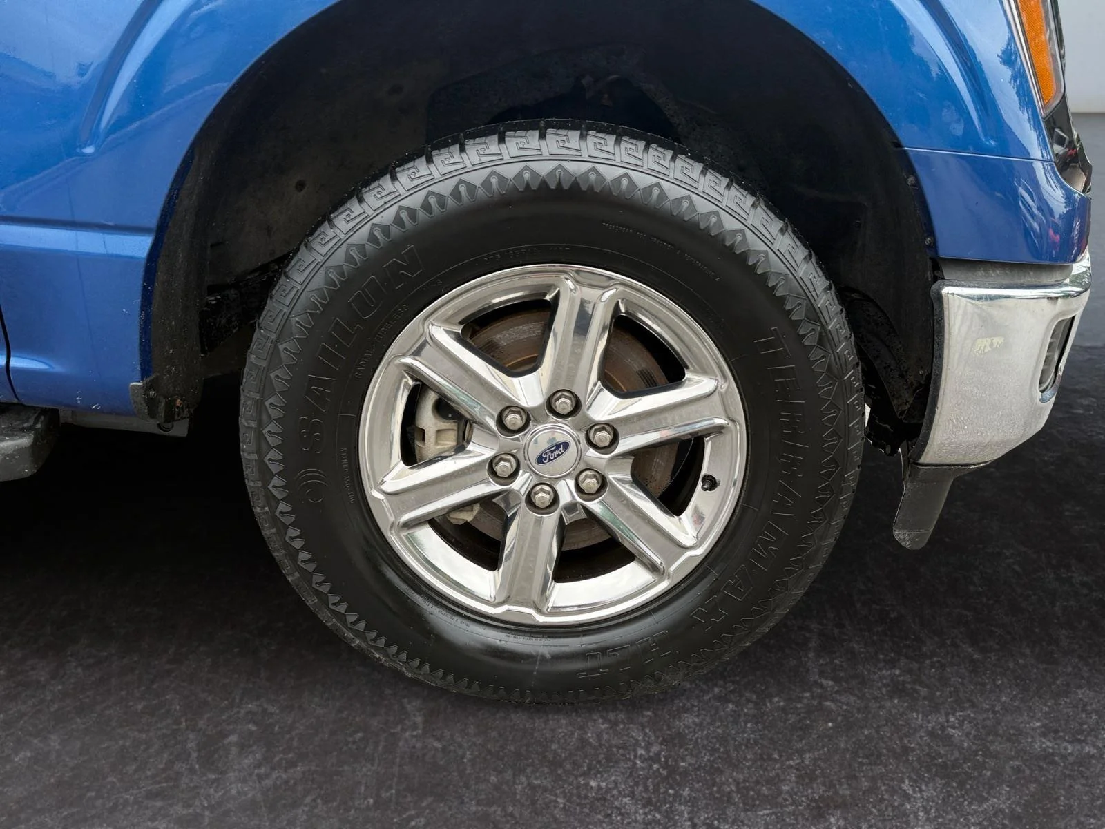Used 2024 Atlas Blue Ford XLT image 28