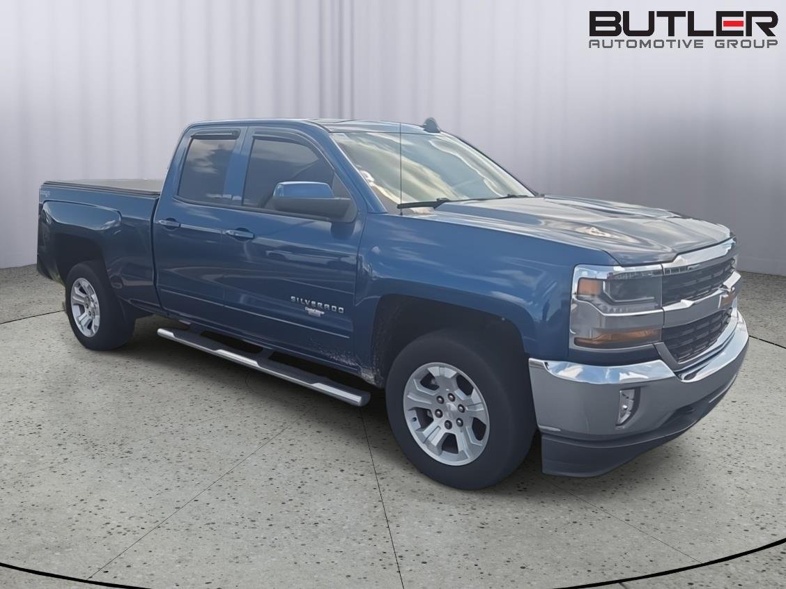 Used 2016 Deep Ocean Blue Metallic Chevrolet LT image 4