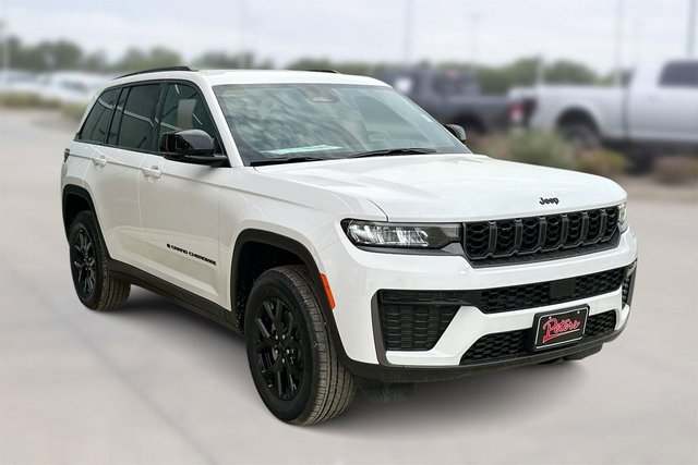 2026 Jeep Grand Cherokee Laredo Altitude