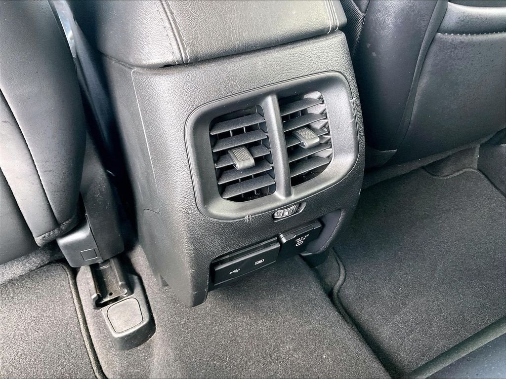 Used 2019 Bright White Clearcoat Jeep Limited image 26