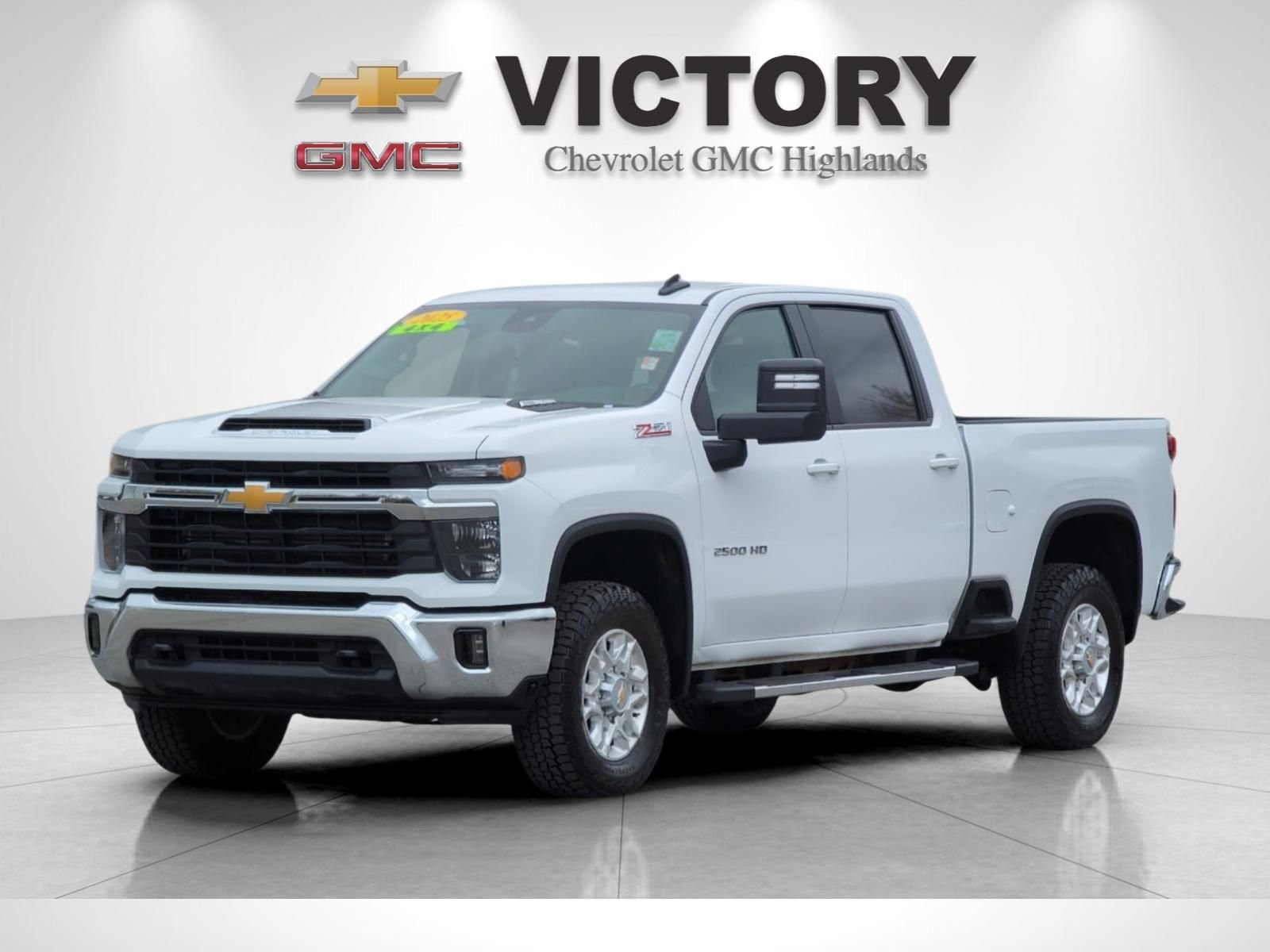 Used 2025 White Chevrolet LT image 7