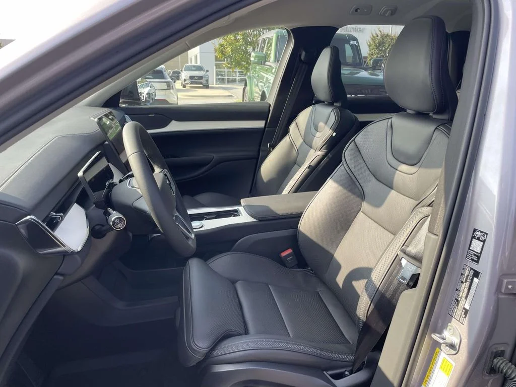 New 2026 Aurora Silver Volvo Ultra image 8