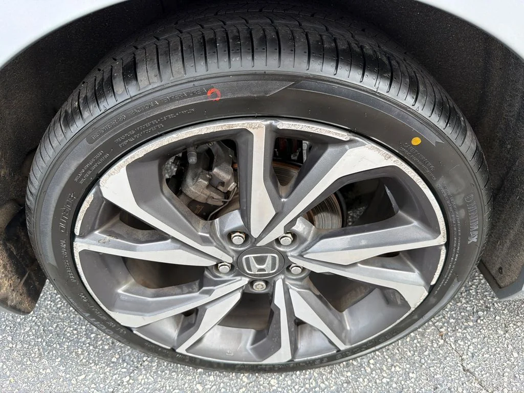 Used 2020 Silver Honda Touring image 17