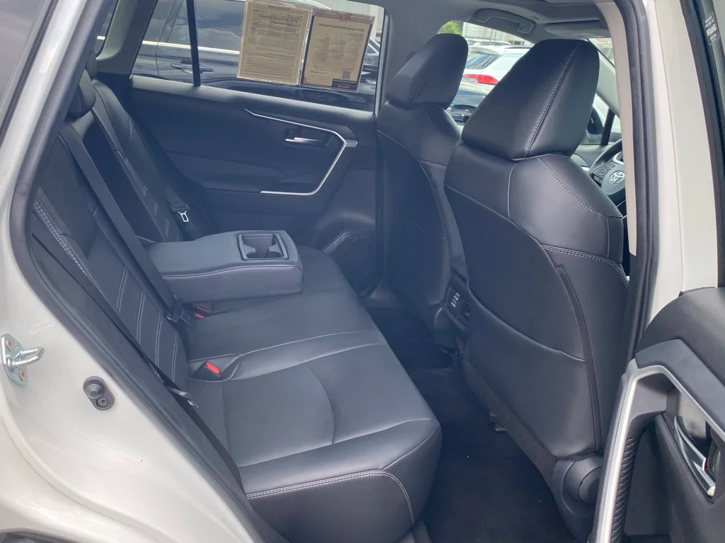 Used 2025 Beige Toyota XLE Premium image 16