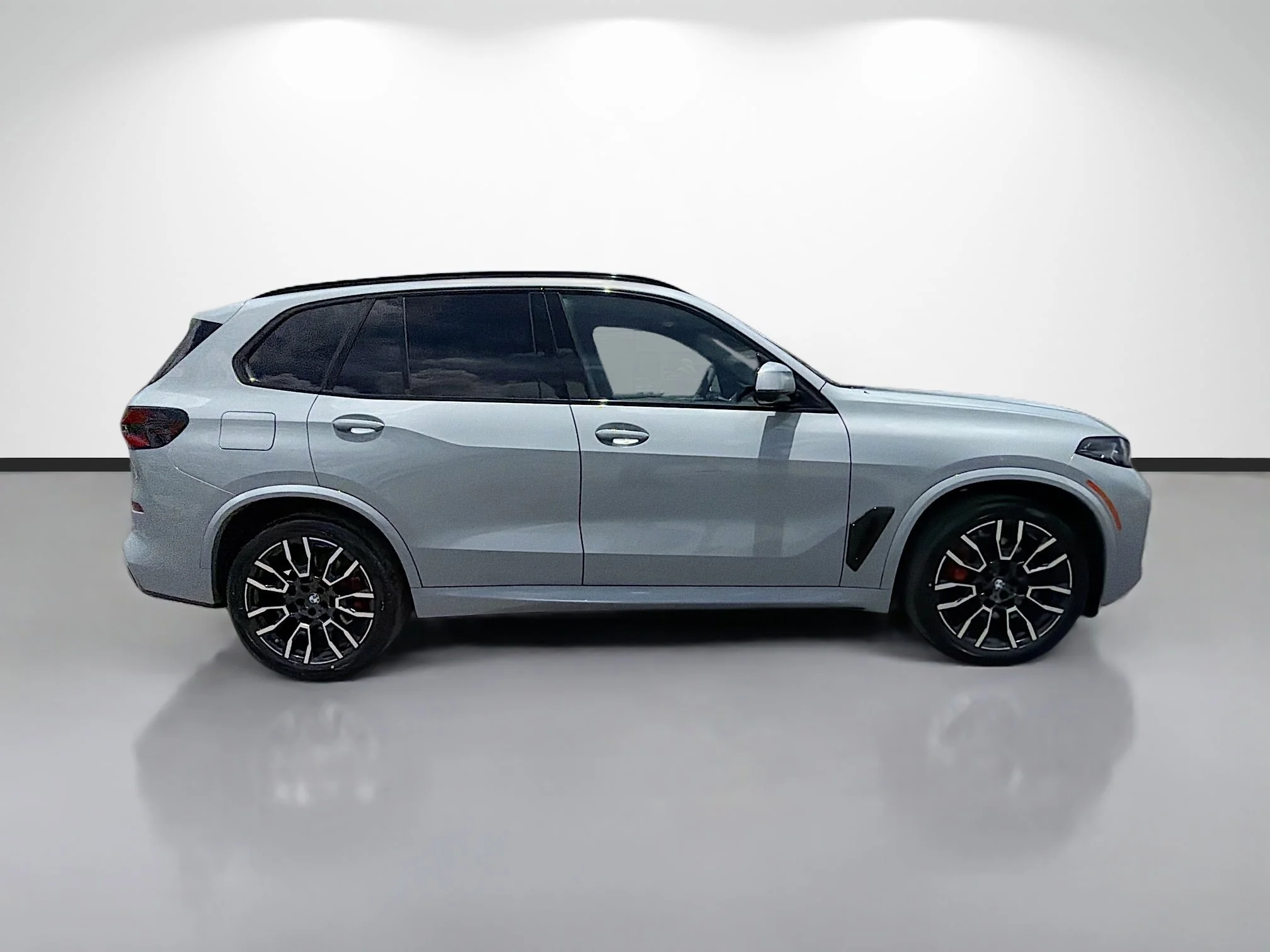 New 2026 Brooklyn Grey Metallic BMW sDrive40i image 2