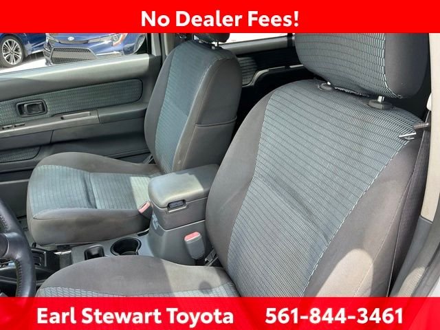 Used 2004 Silver Nissan SE image 22