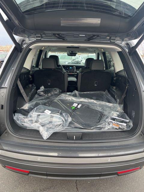 New 2026 Gray Hyundai SEL Premium 7P image 10