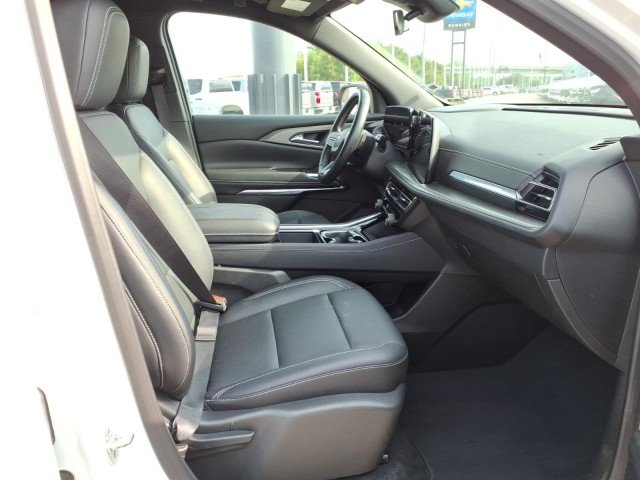 Used 2025 Summit White Chevrolet LT image 15