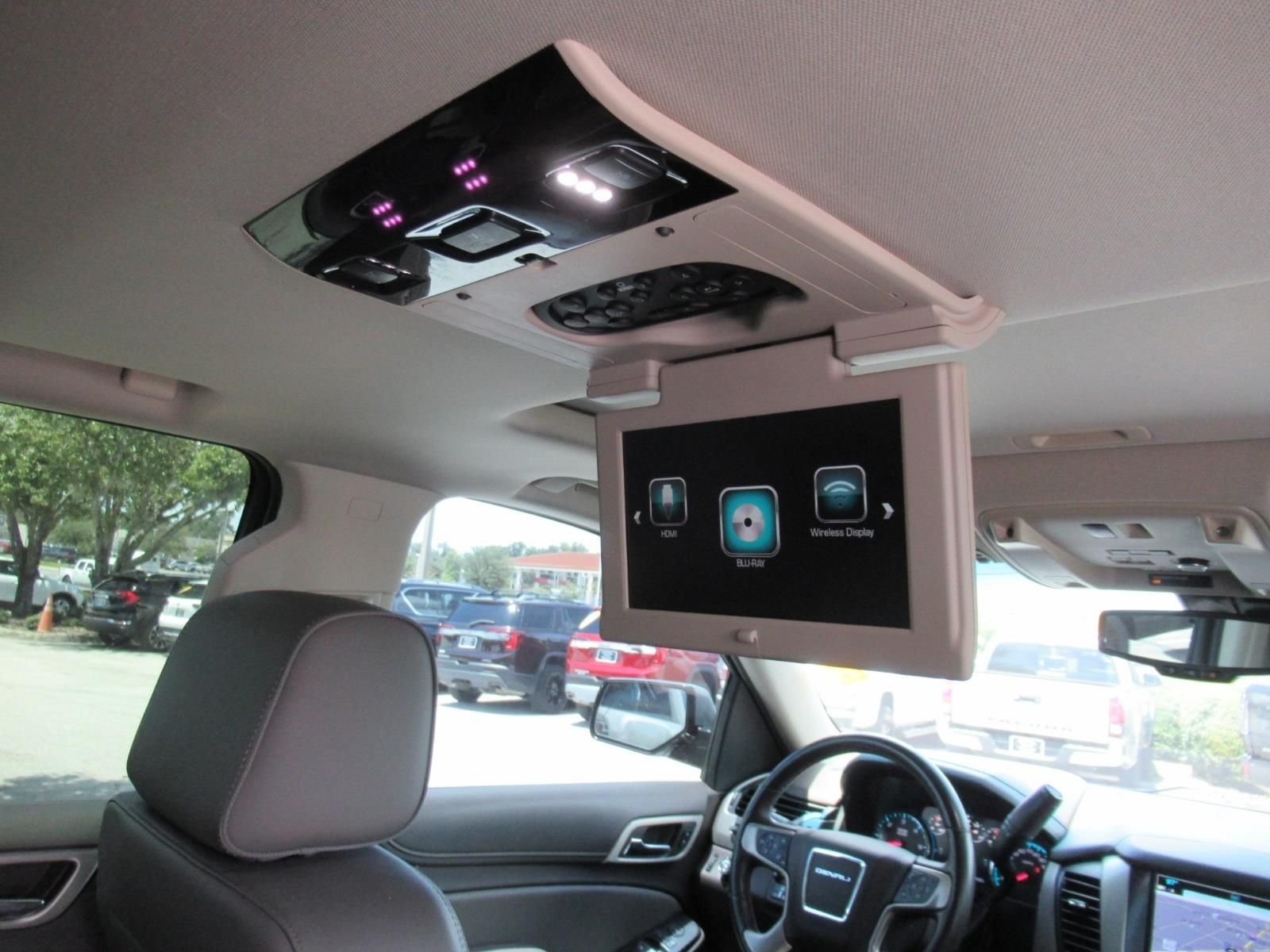 Used 2019  GMC Denali image 16