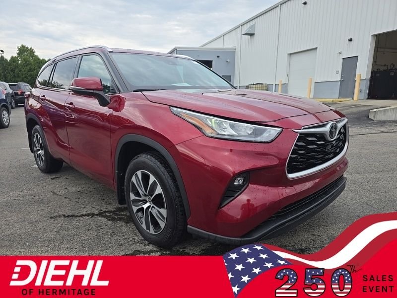 Used 2020 Red Toyota XLE image 1