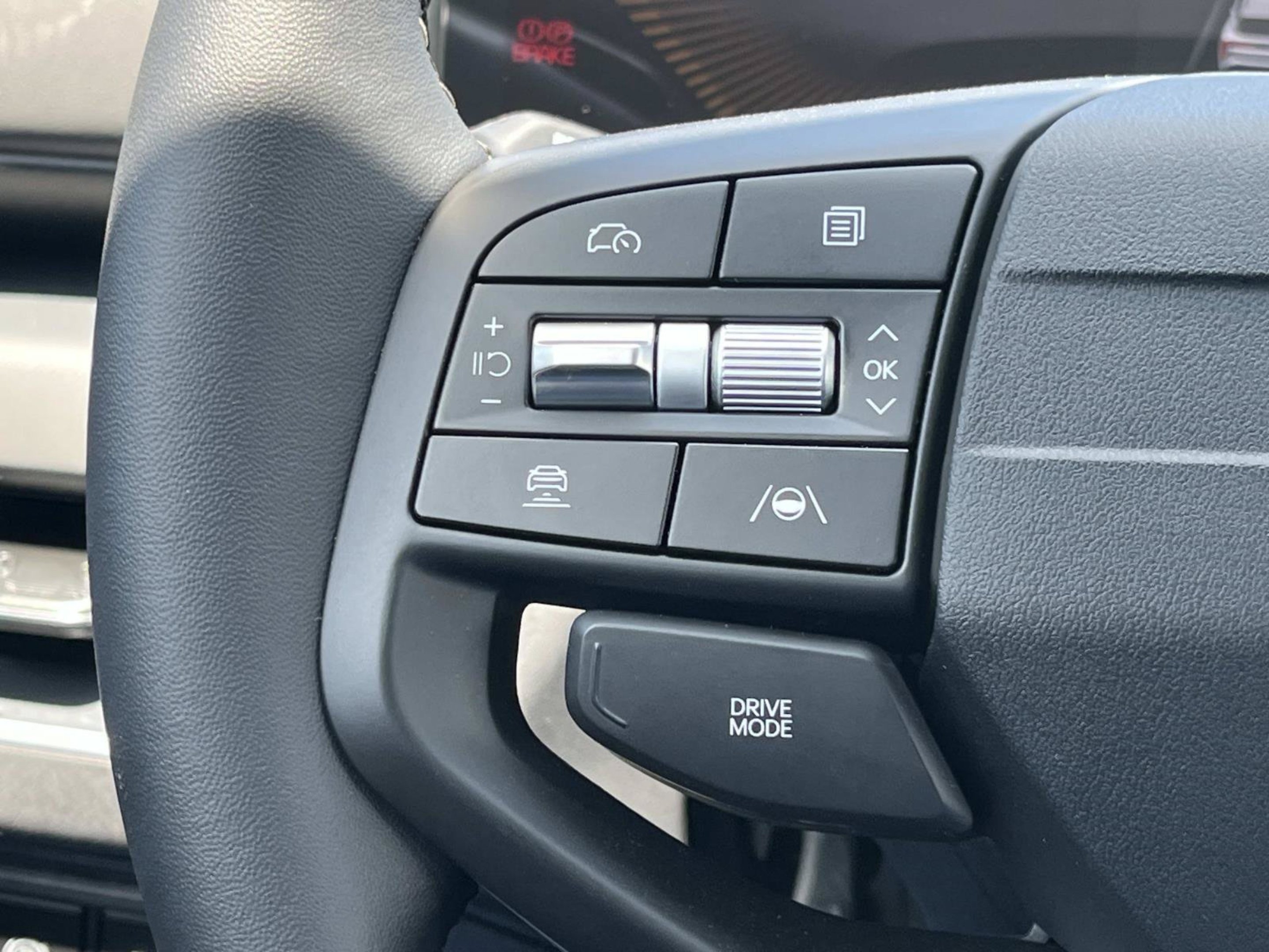 New 2026 Snow White Pearl Kia EX image 24