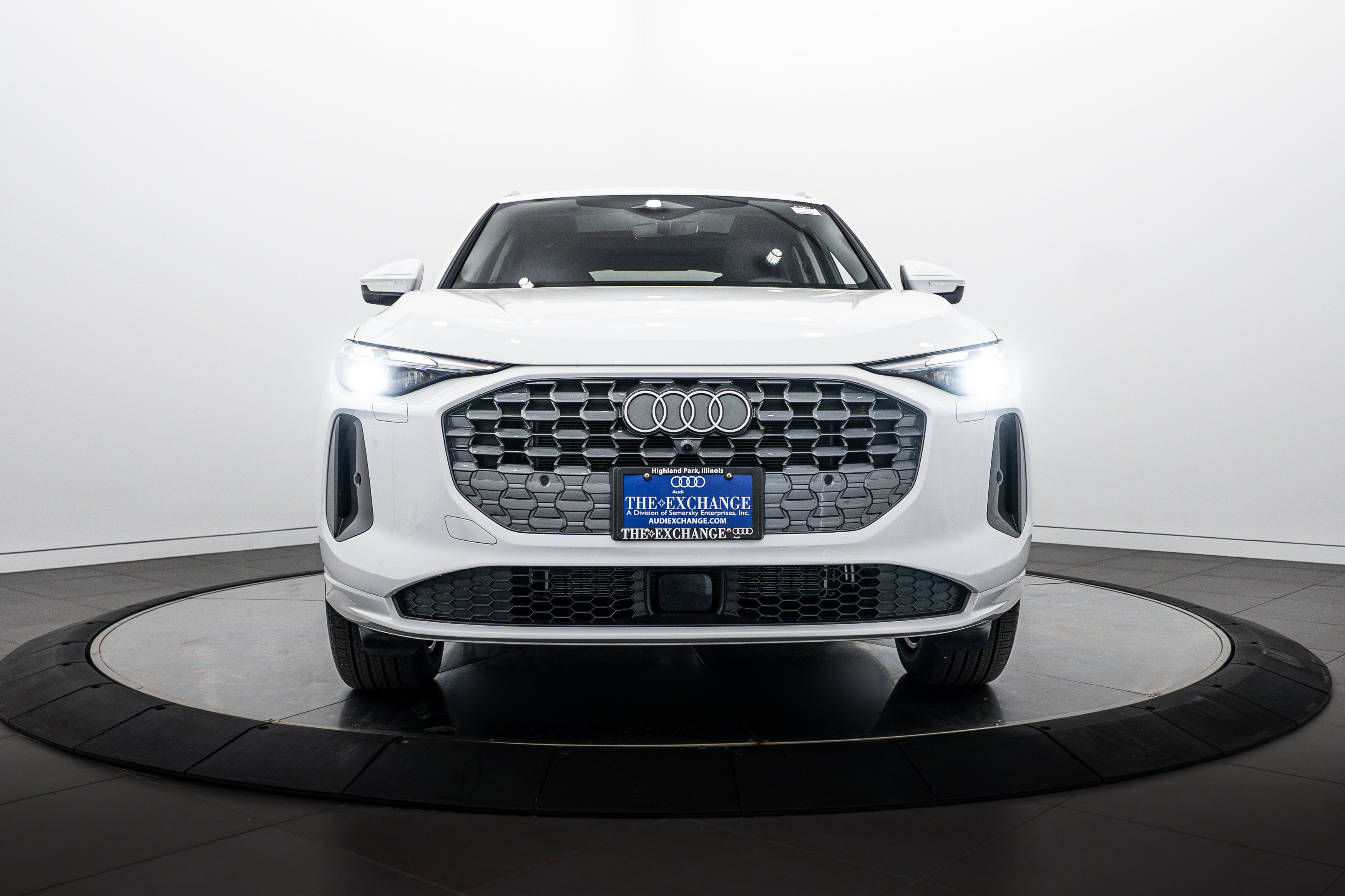 Used 2025 Arkona White Audi Premium image 23
