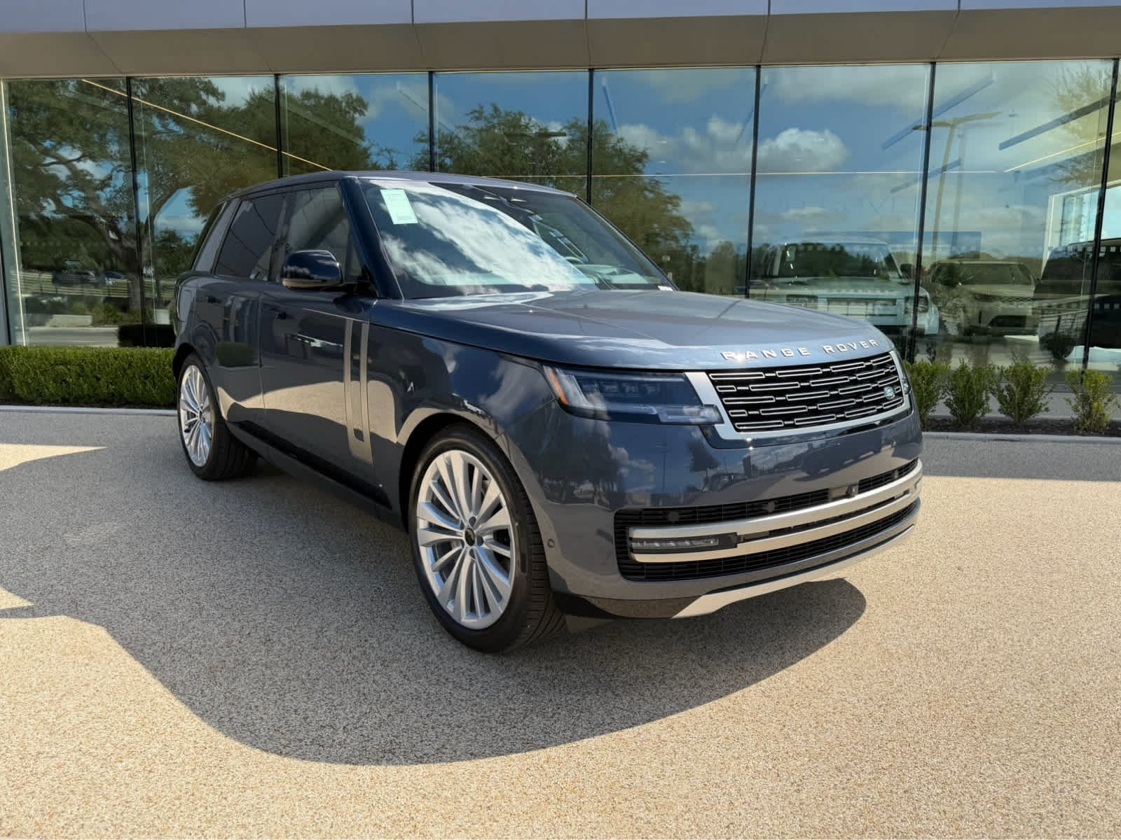 New 2026 Varesine Blue LAND ROVER SE image 3