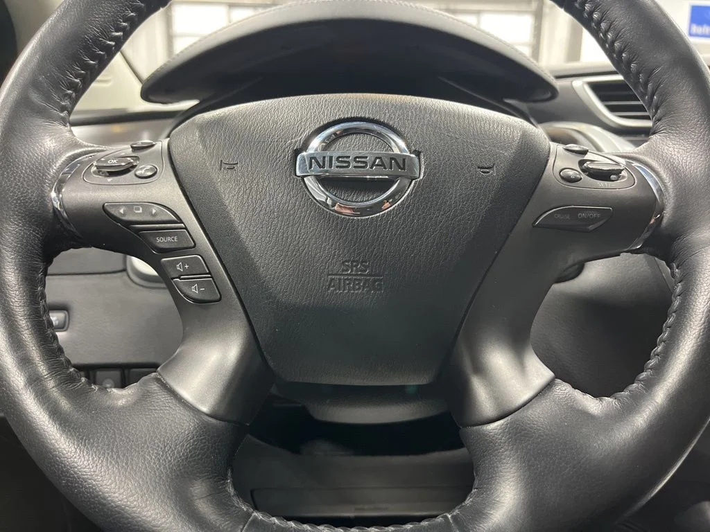 Used 2020 Super Black Metallic Nissan SL image 16