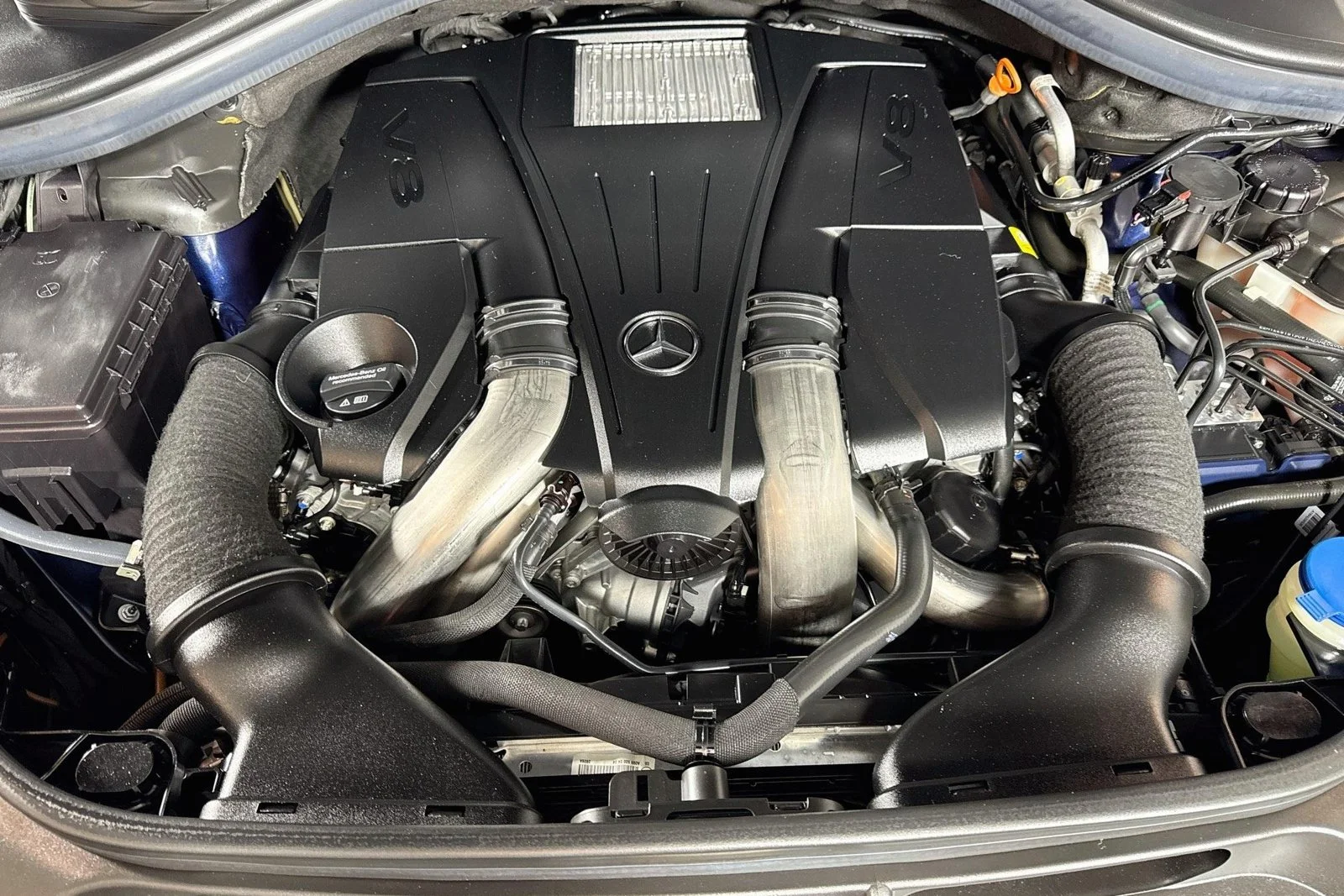 Used 2019 Lunar Blue Metallic Mercedes-Benz GLS 550 image 29