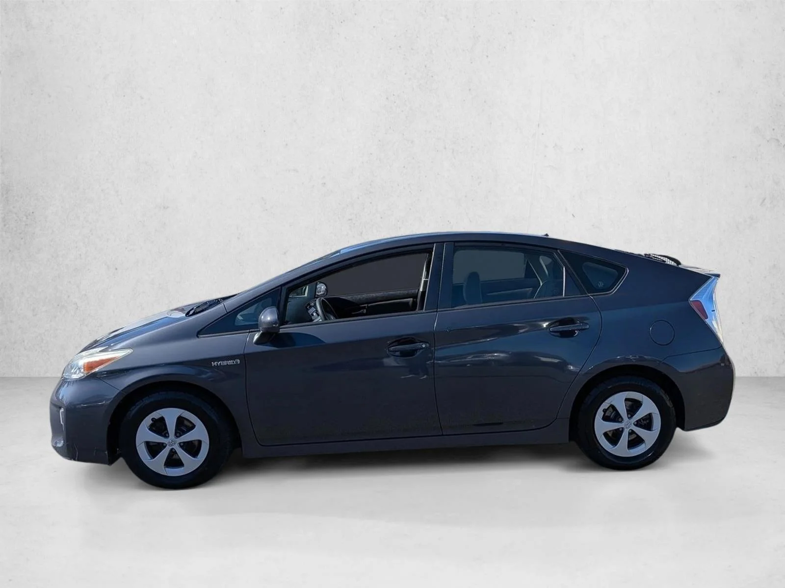 Used 2015 Winter Gray Metallic Toyota Two image 9