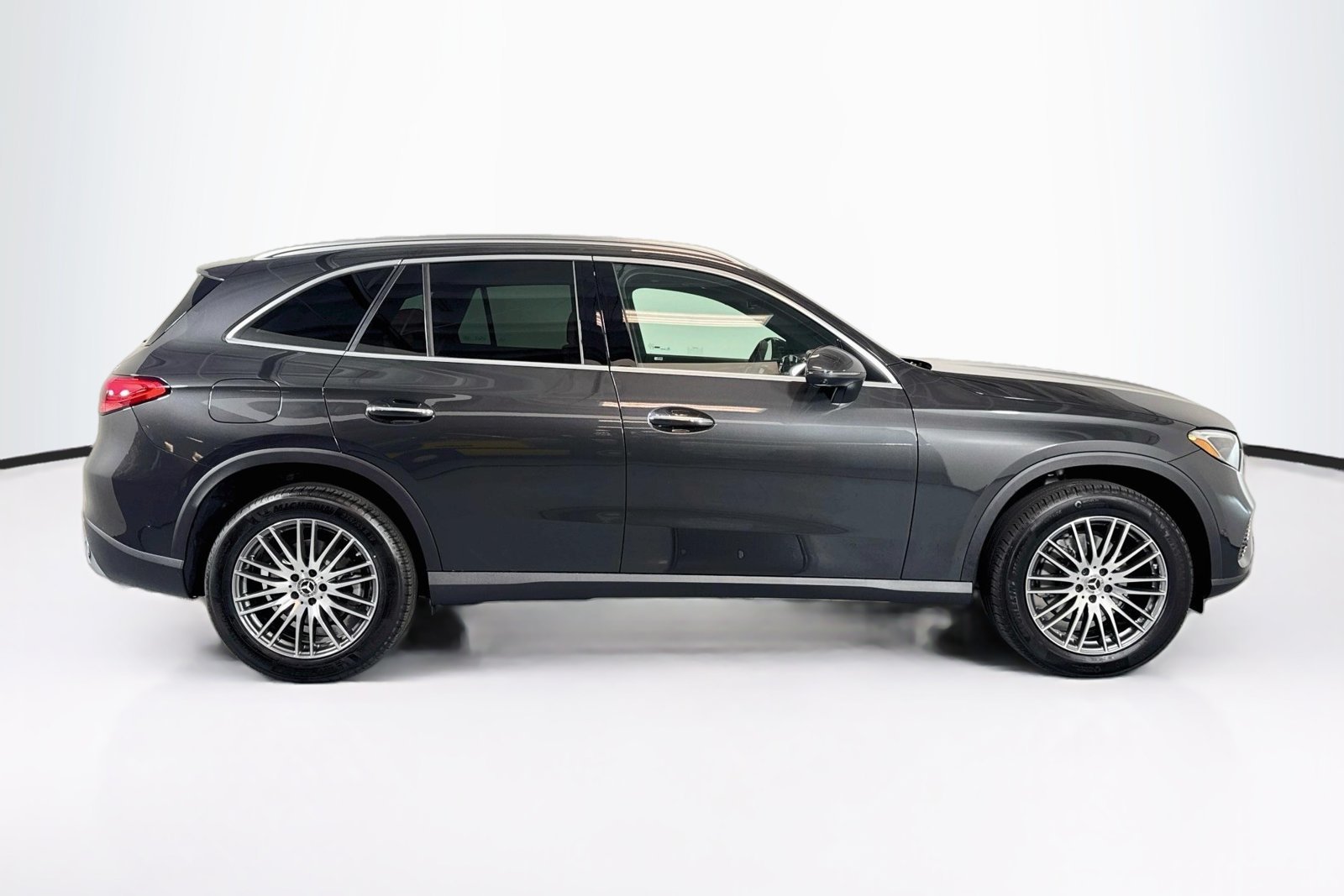 New 2026 Graphite Grey Metallic Mercedes-Benz GLC 300 image 4