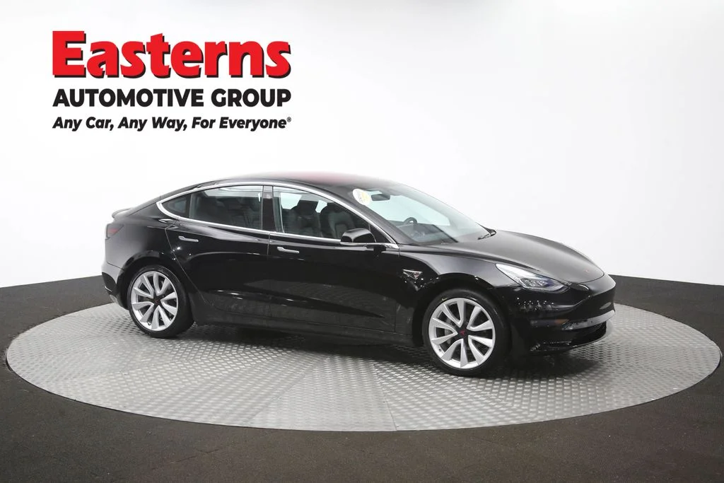 Used 2018 Black Tesla Mid Range image 42