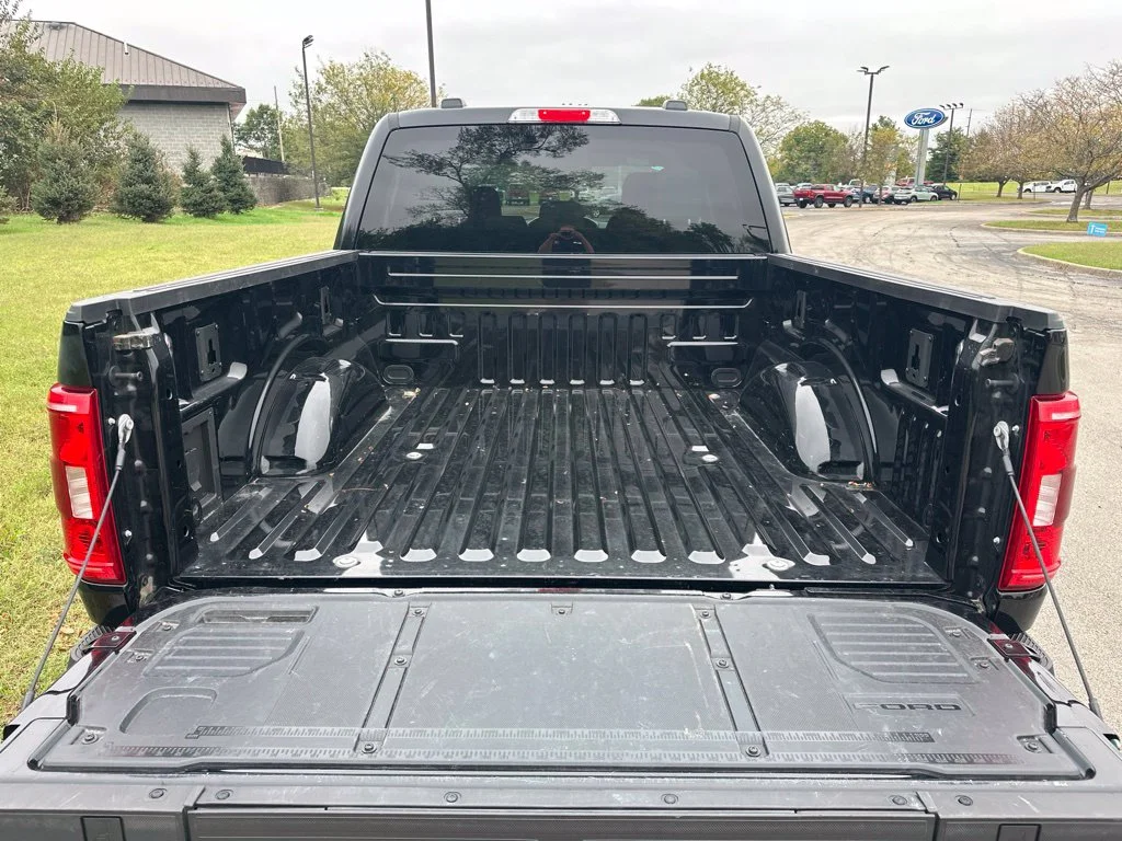 Used 2023 Black Metallic Ford XLT image 9