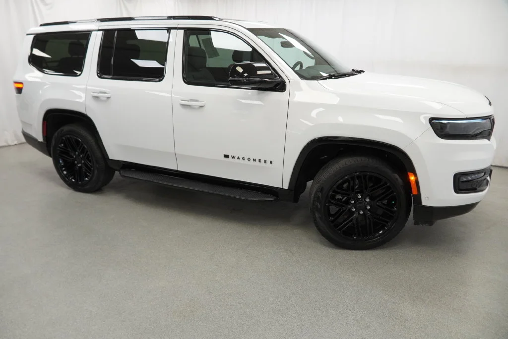 Used 2025 White Jeep Series II image 13