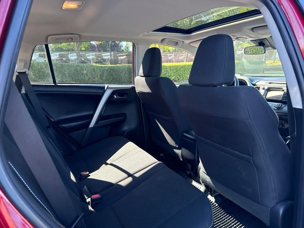 Used 2018 Ruby Flare Pearl Toyota XLE image 22