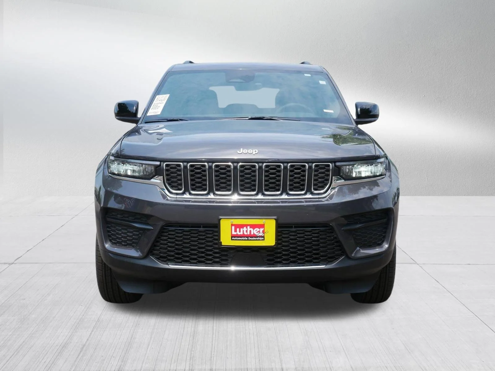 New 2026 Baltic Gray Metallic Clear-Coat Exterior Paint Jeep Laredo X image 2