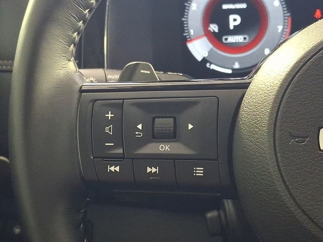 Used 2025 White Nissan Platinum image 27