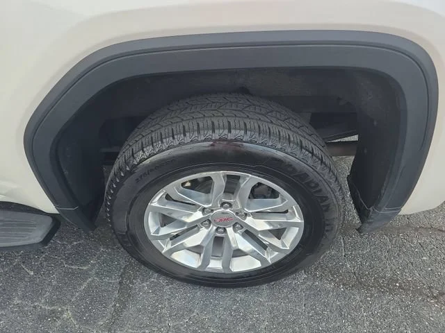Used 2019 WHITE FROST TRICOAT GMC SLT image 34