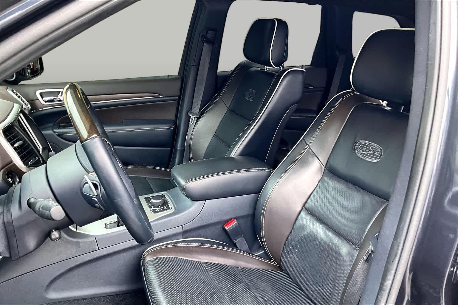Used 2014 Maximum Steel Metallic Clearcoat Jeep Overland image 7