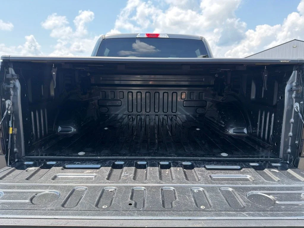 Used 2018 Gray Ford XL image 10