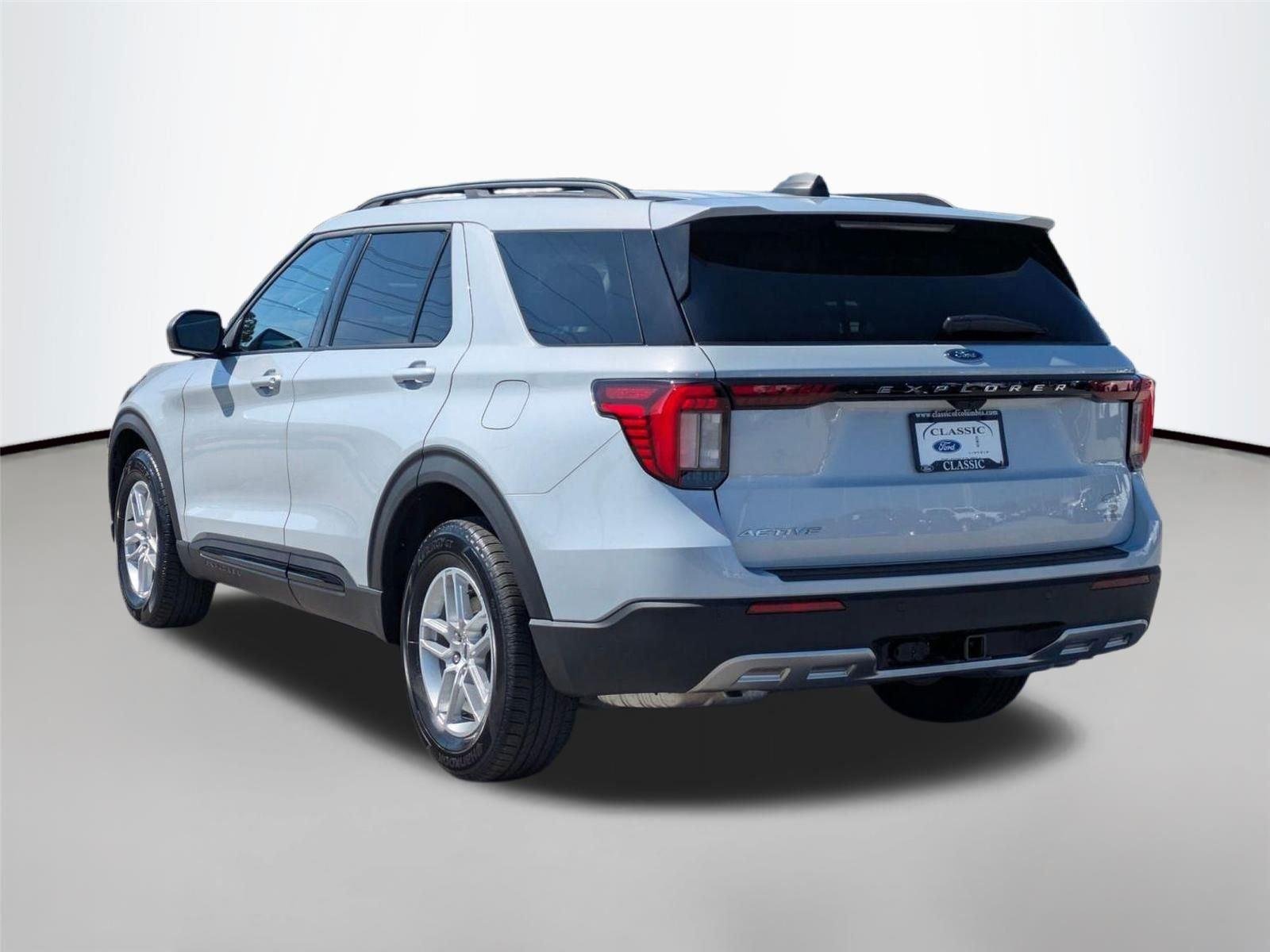New 2026 Space White Metallic Ford Active image 7