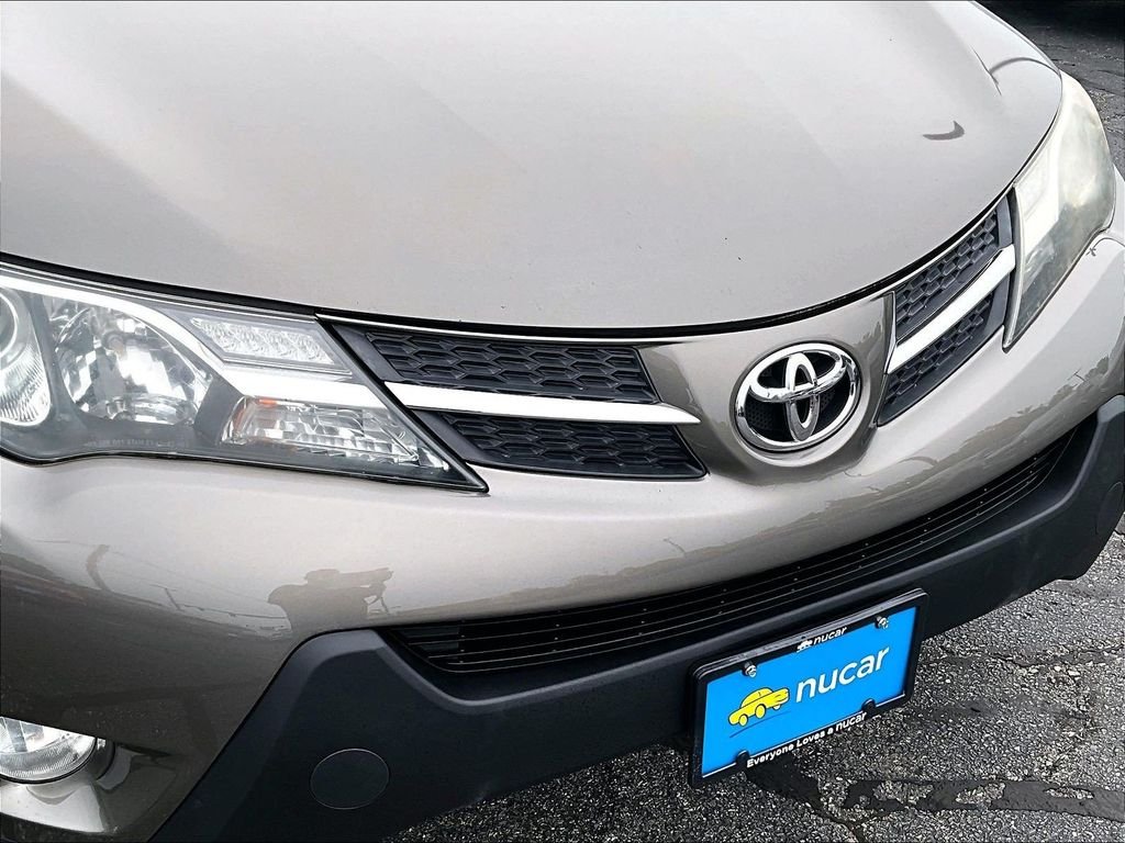 Used 2015 Brown Toyota XLE image 29