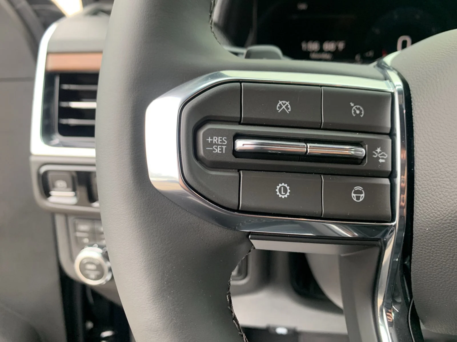 2026 GMC Yukon Denali - Photo 26