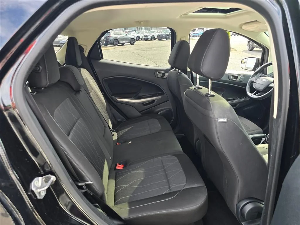 Used 2020 Black Ford SE image 15