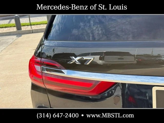 Used 2021 Black BMW xDrive40i image 10