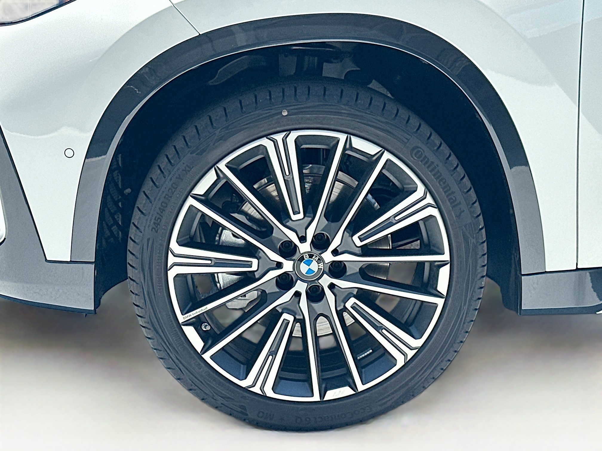 New 2026 Alpine White BMW xDrive28i image 25