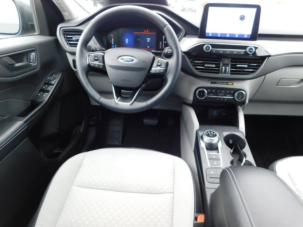 Used 2023 Gray Ford Active image 16