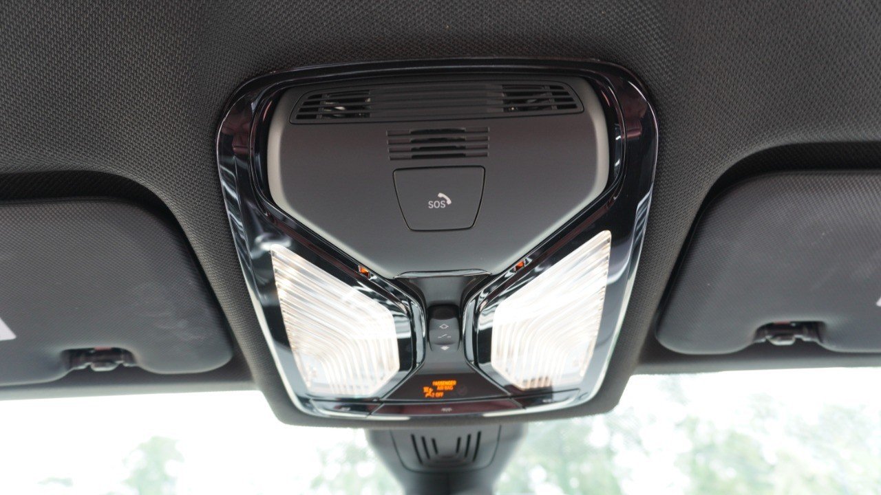 Used 2022 White BMW xDrive40i image 26